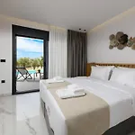 Thea Luxury Living 파치스