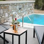 Thea Luxury Living 파치스